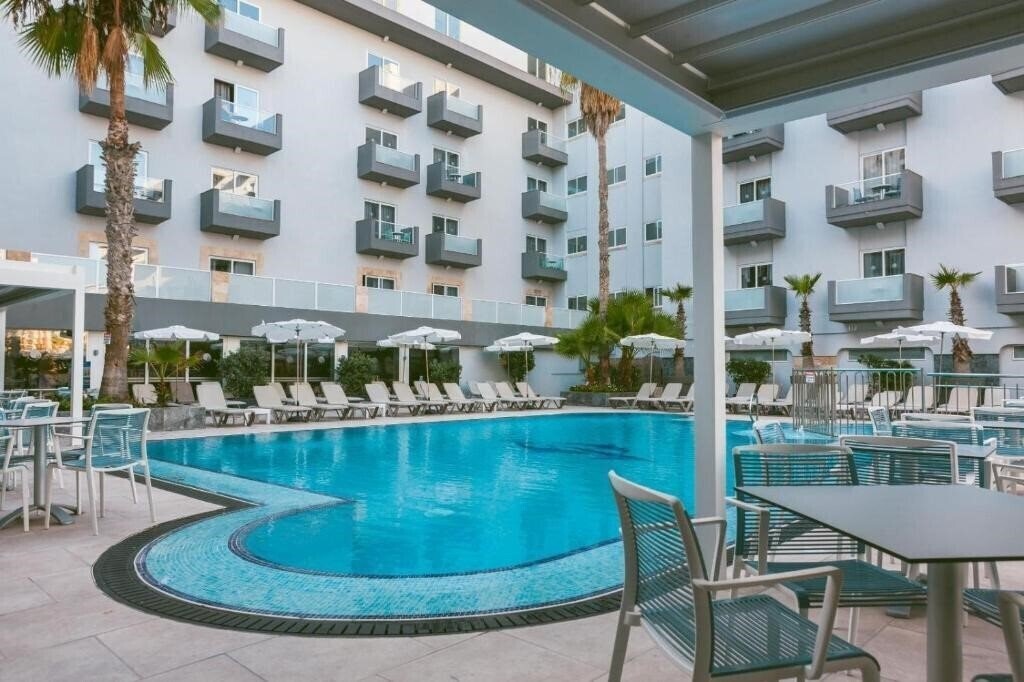 Отель Bora Bora Ibiza Malta Resort отель без категории