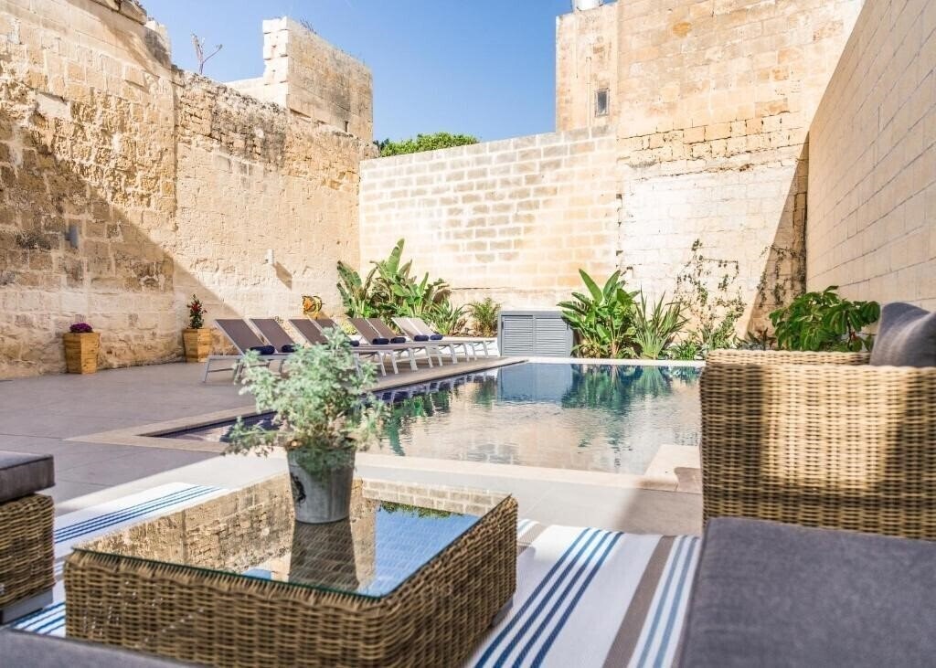 Зображення De Rohan 4*