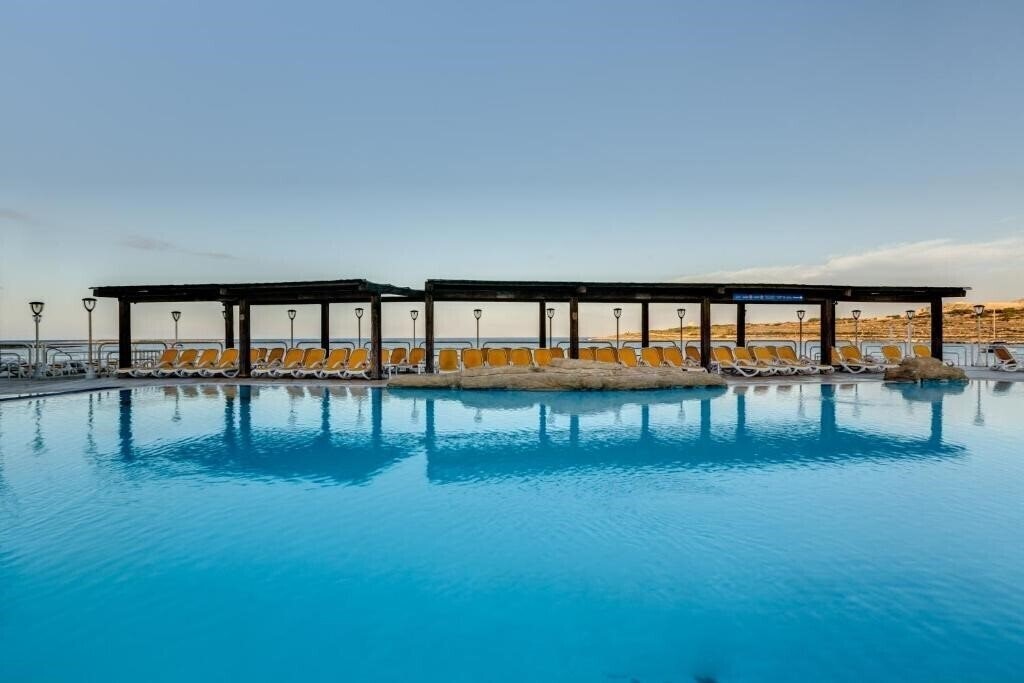 Готель AX Sunny Coast Resort & Spa 4*