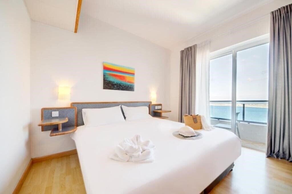 Фото AX Sunny Coast Resort & Spa 4*