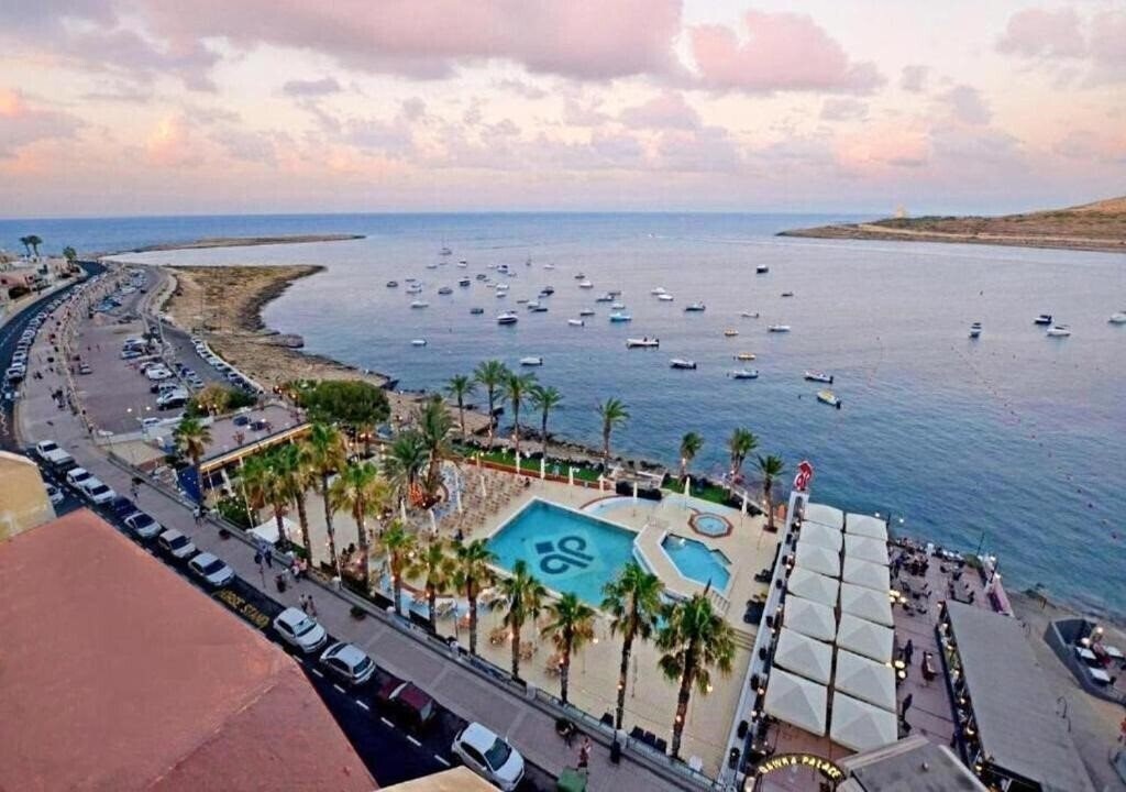 Готель Qawra Palace Resort & SPA 4*