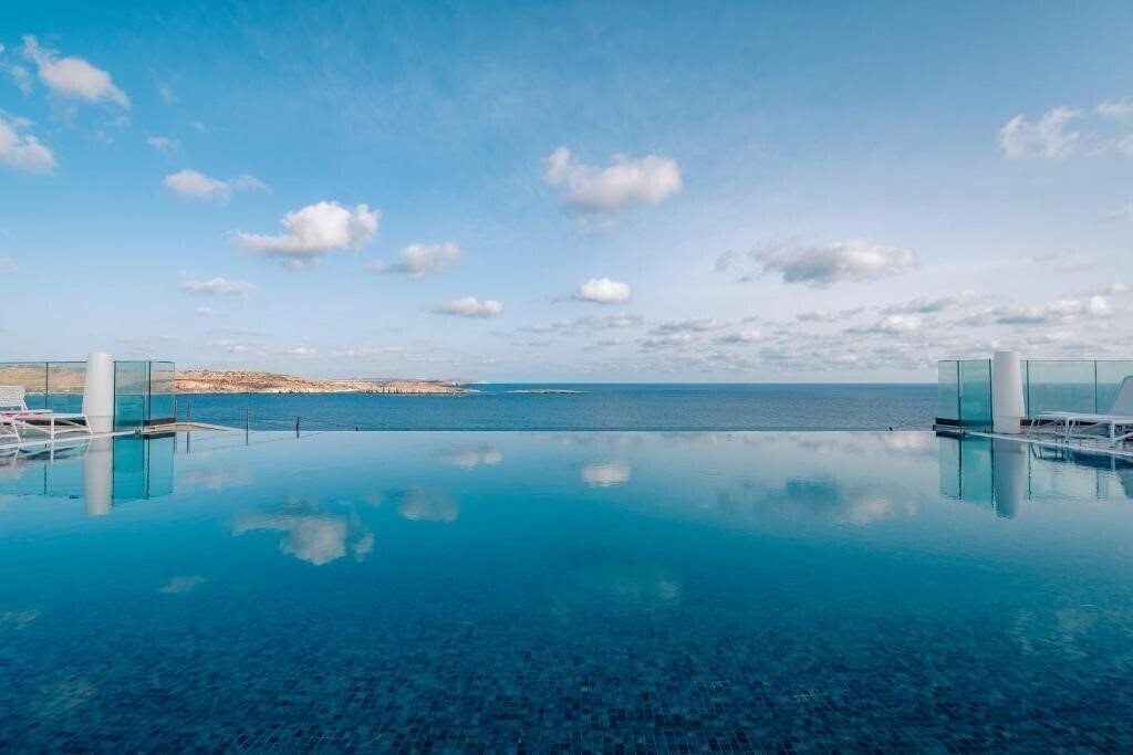 Готель Seaview Hotel 4*