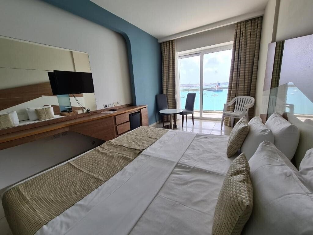 Фото The Waters Edge 4*