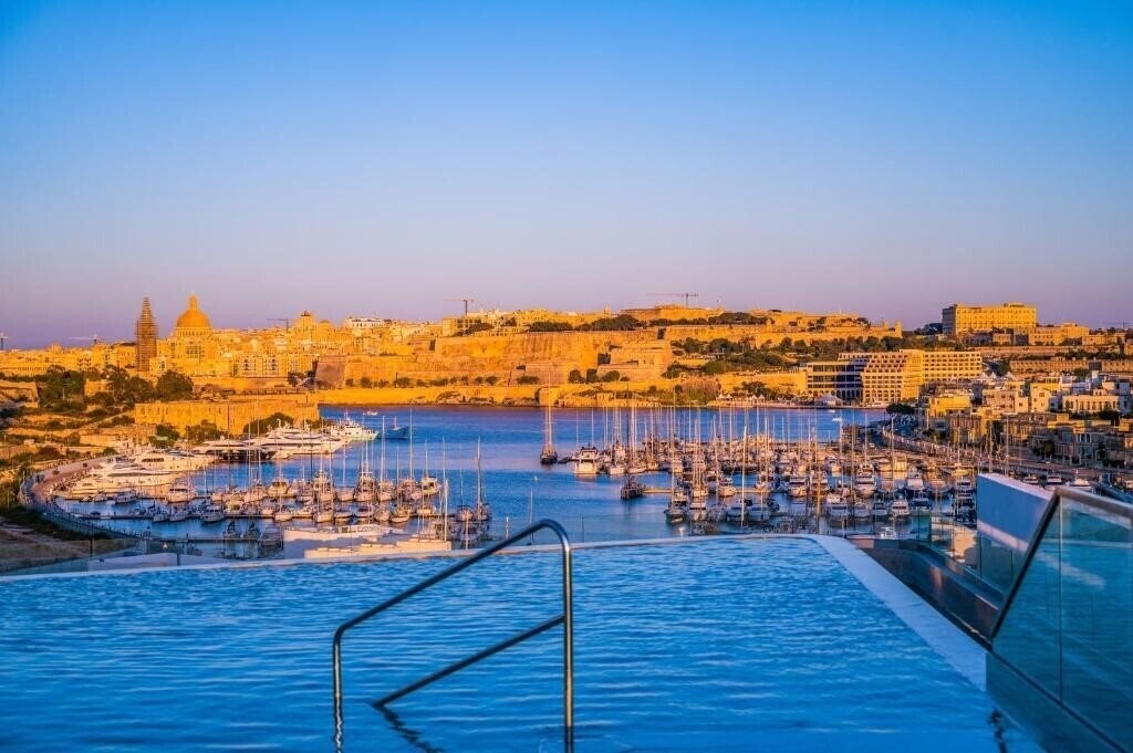 Готель Grands Suites Residences Spa 4*