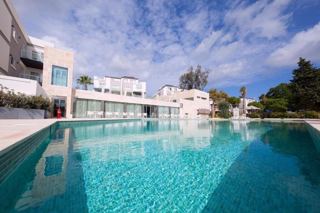 Отель Urban Valley Resort 4*
