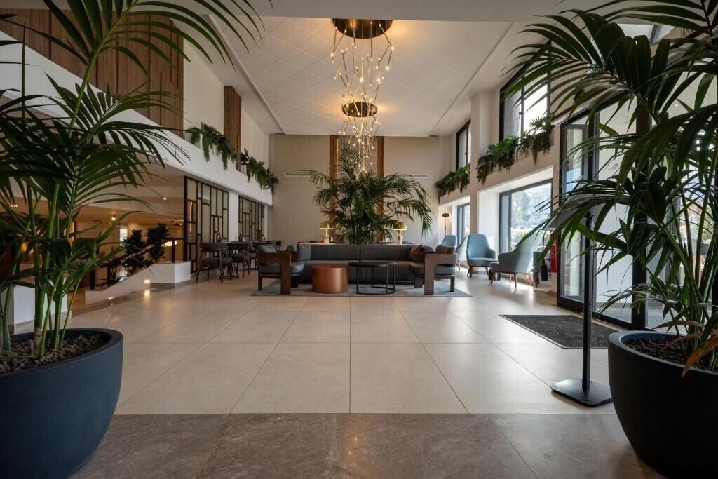 Готель Luna Holiday Complex 3*