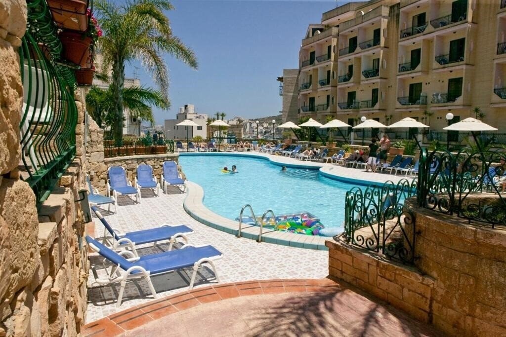 Готель Porto Azzurro 3*