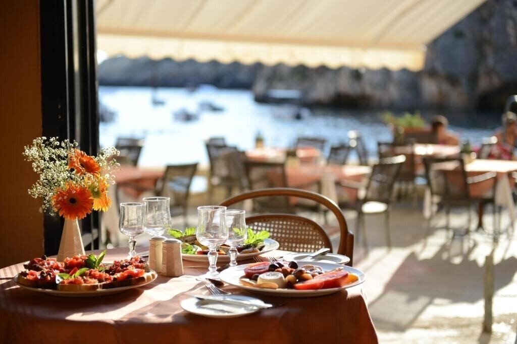 Изображение St. Patricks Xlendi Bay 4*