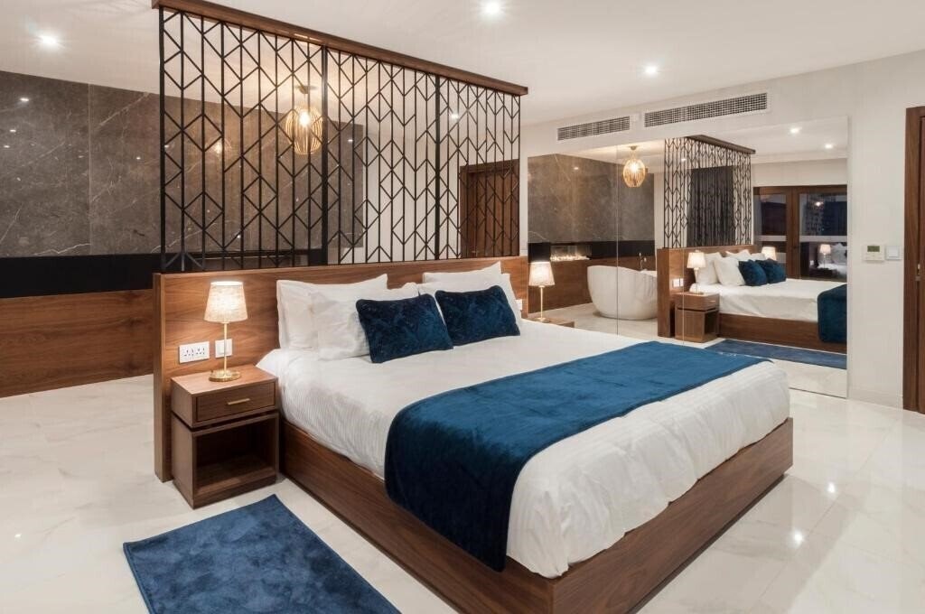 Фото The Duke Boutique Hotel 3*