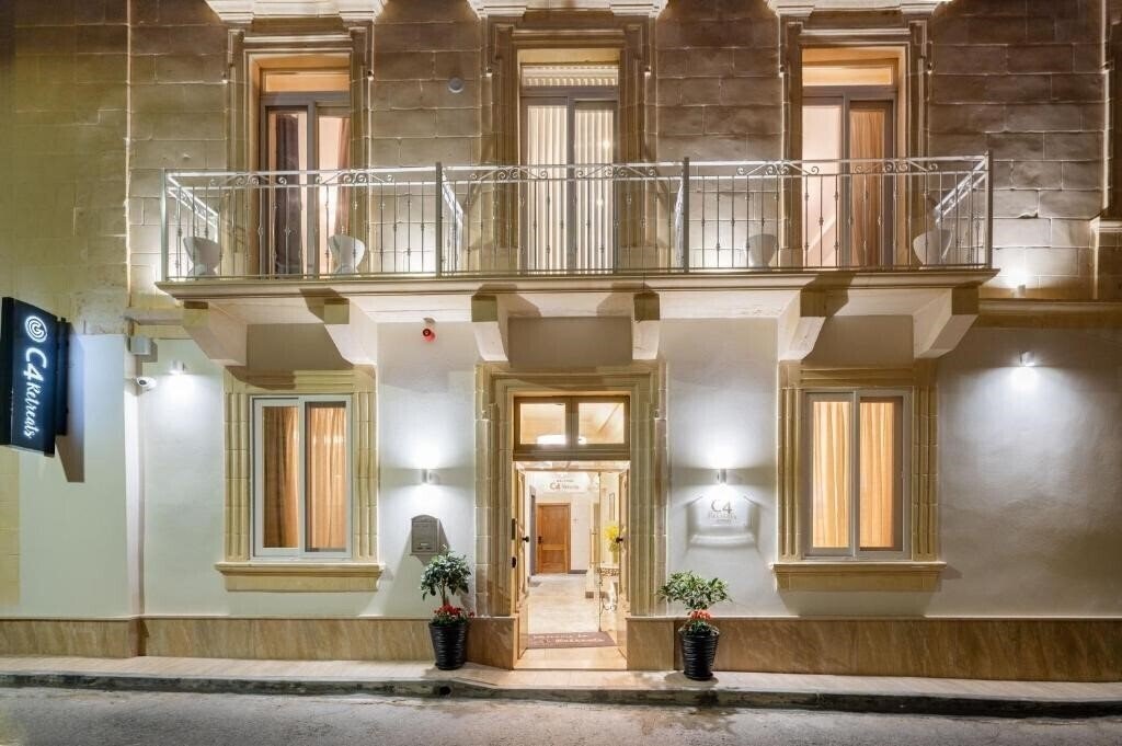 Зображення C4 Retreats by Georges Boutique Living 4*