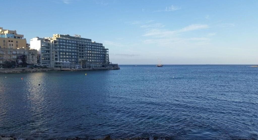 Отель Cavalieri Art Hotel 4*