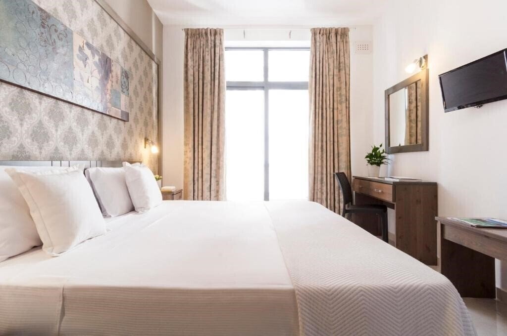 Фото Alexadra Hotel 3*