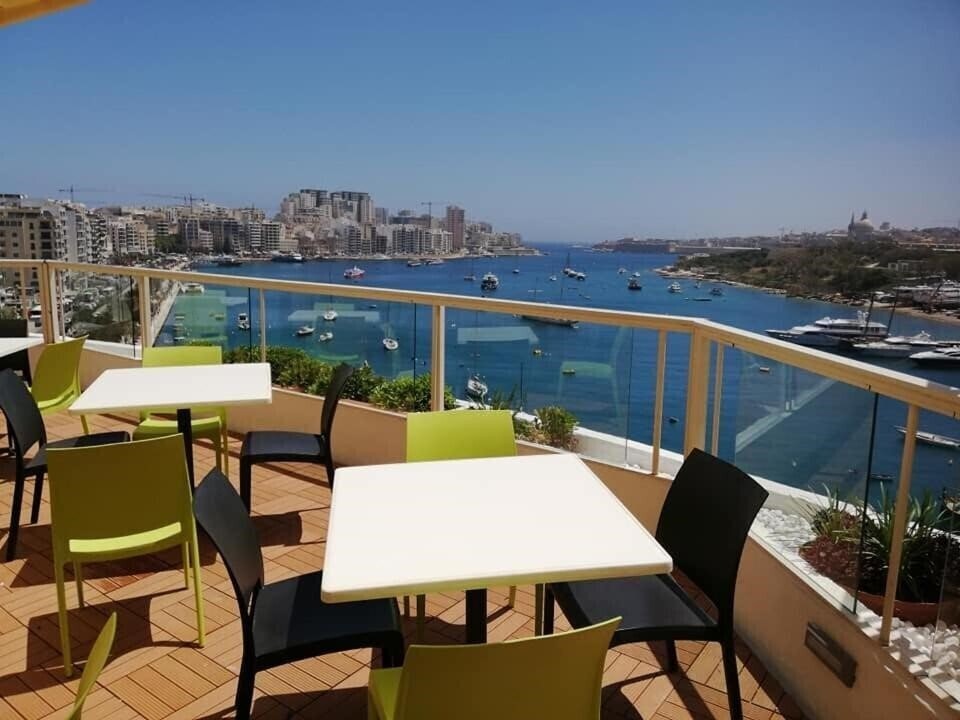 Зображення The Kennedy Strand 3*