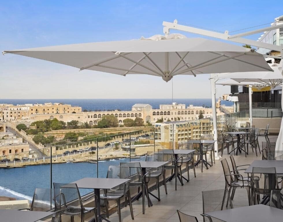 Отель Holiday Inn Express Malta 1*