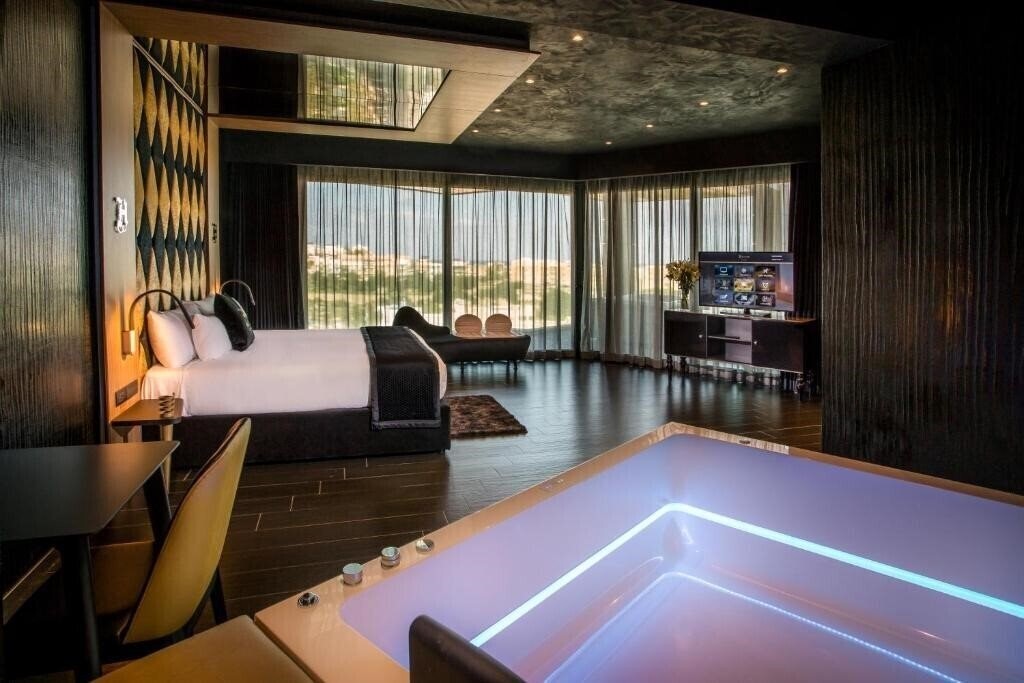 Зображення H Hotel 4*