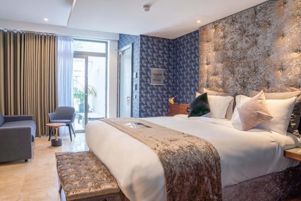 Фото The Village Boutique & Spa 4*