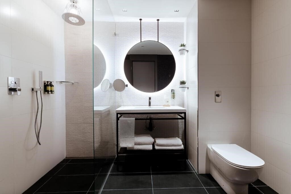 Фото The Embassy Valletta 4*