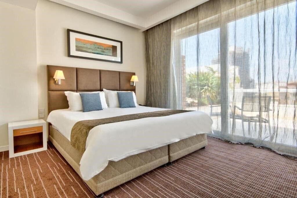 Фото The George, Urban Boutique Hotel 4*