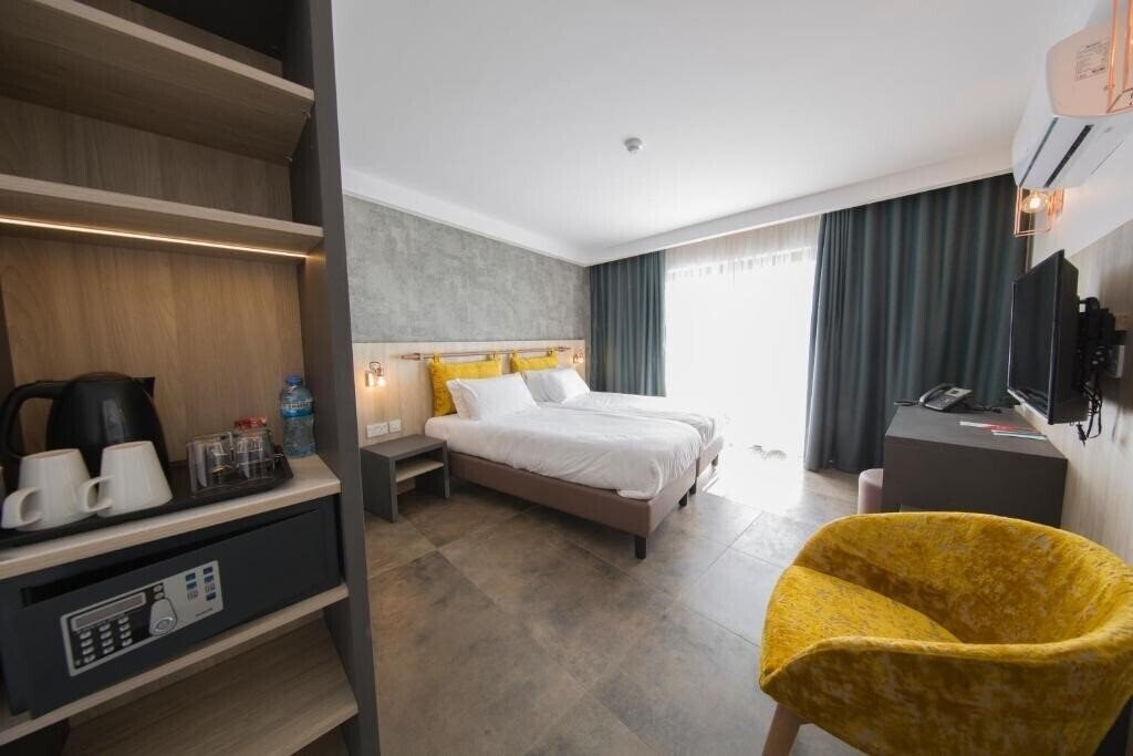 Готель Ivy - Adults Only 3*