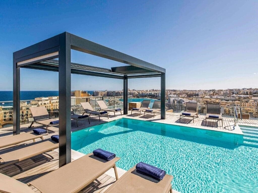 Отель Mercure St. Julian'S 4*