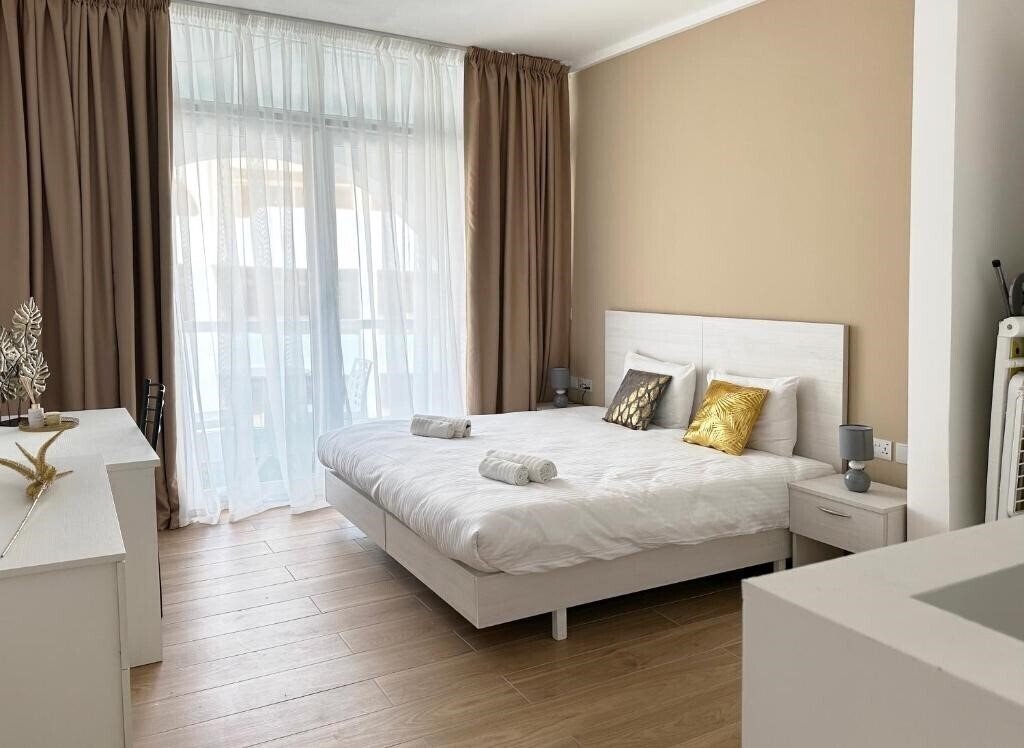 Фотографія Miami Apartments 3*