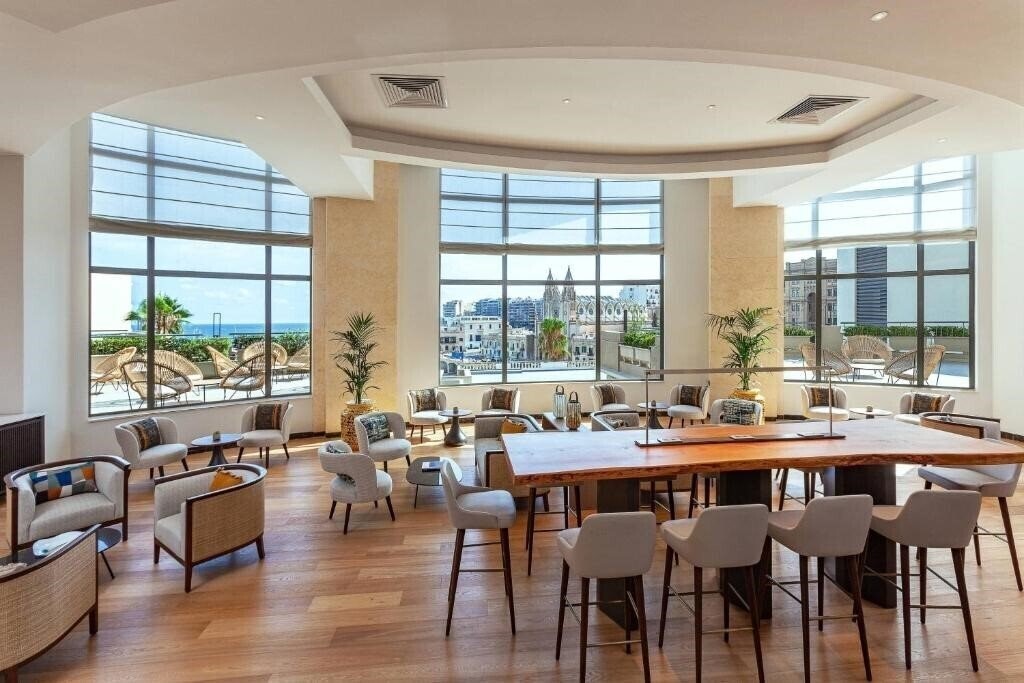 Фото Le Meridien St. Julians Hotel & SPA 5*
