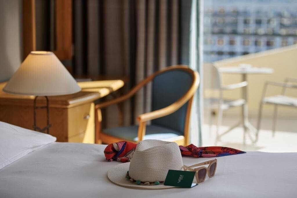 Фотографія Corinthia Hotel At The Corinthia Beach Resort 4*