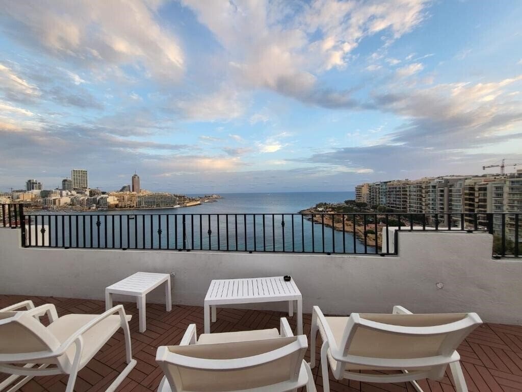 Фотографія Carlton Hotel 3*