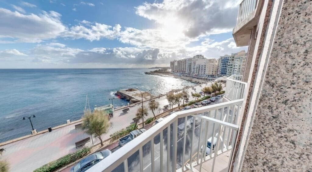 Отель Sliema Chalet Hotel 3*