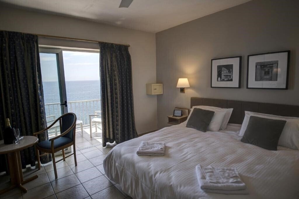 Фото Sliema Chalet Hotel 3*