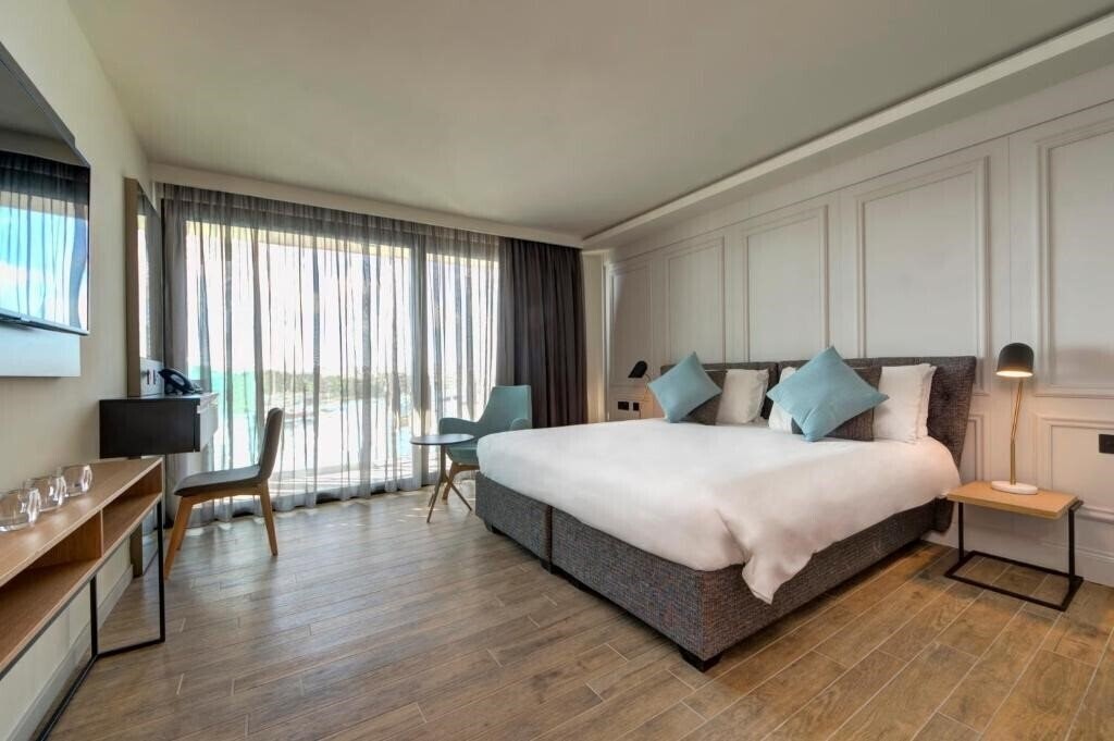 Фото Land'S End, Boutique Hotel 4*