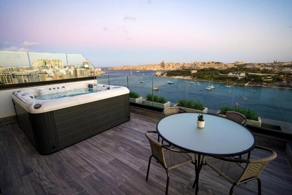 Готель The Londoner Hotel Sliema 3*