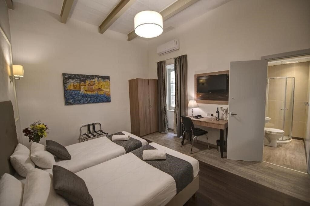 Фотографія Europa Hotel 2*