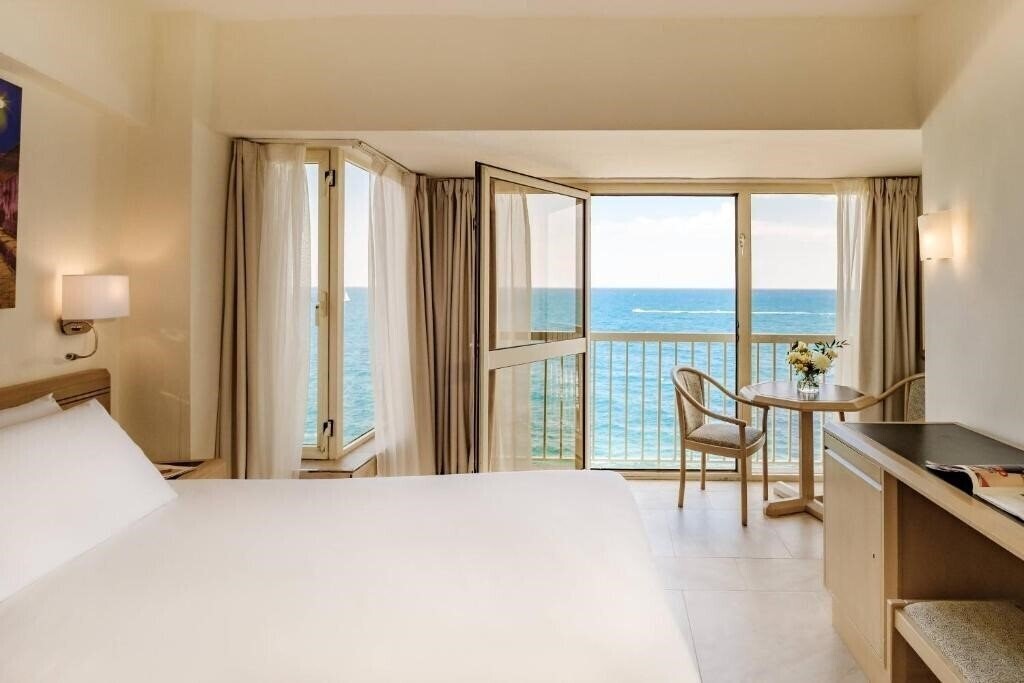 Фото Diplomat Hotel 4*