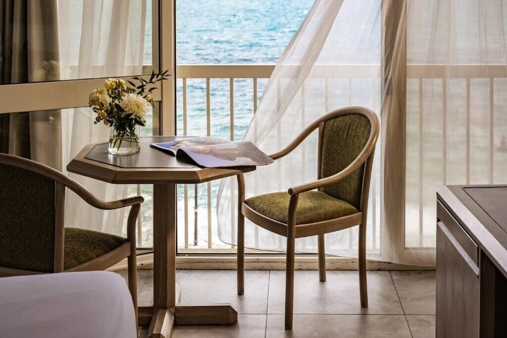 Изображение Diplomat Hotel 4*