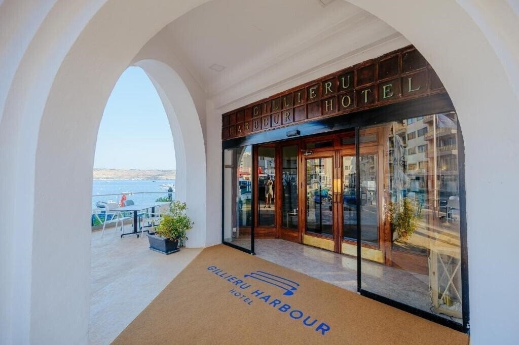 Изображение Gillieru Harbour Hotel 4*
