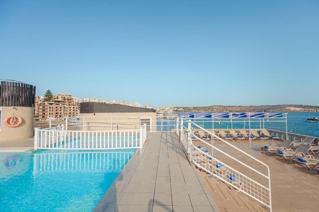 Отель Gillieru Harbour Hotel 4*