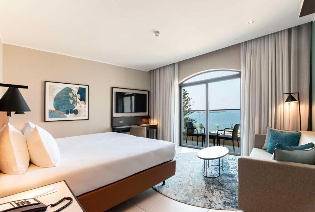 Фотография DoubleTree by Hilton (ex. Hotel Dolmen) 4*