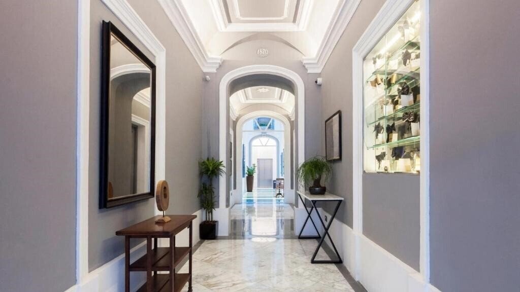 Отель The Saint John Boutique 4*
