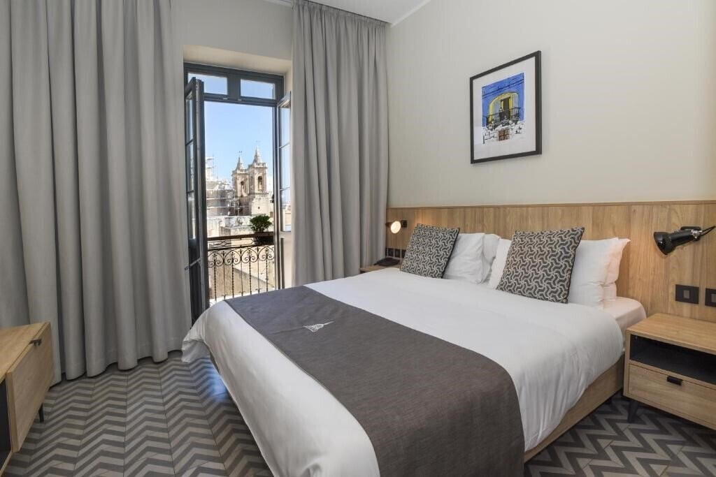 Готель La Falconeria Hotel 4*