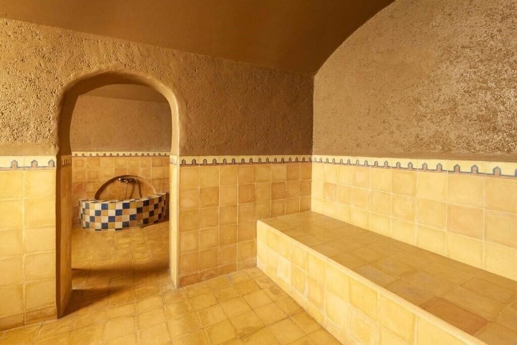 Фото Borjs Hotel Suites & SPA 4*