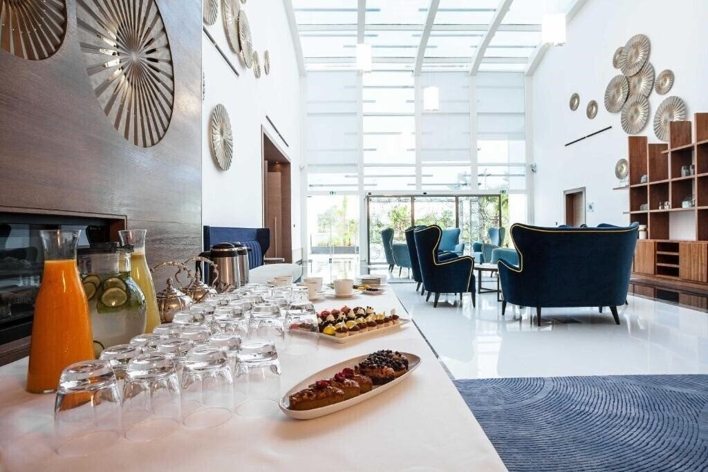 Фотографія The View Bouznika 4*