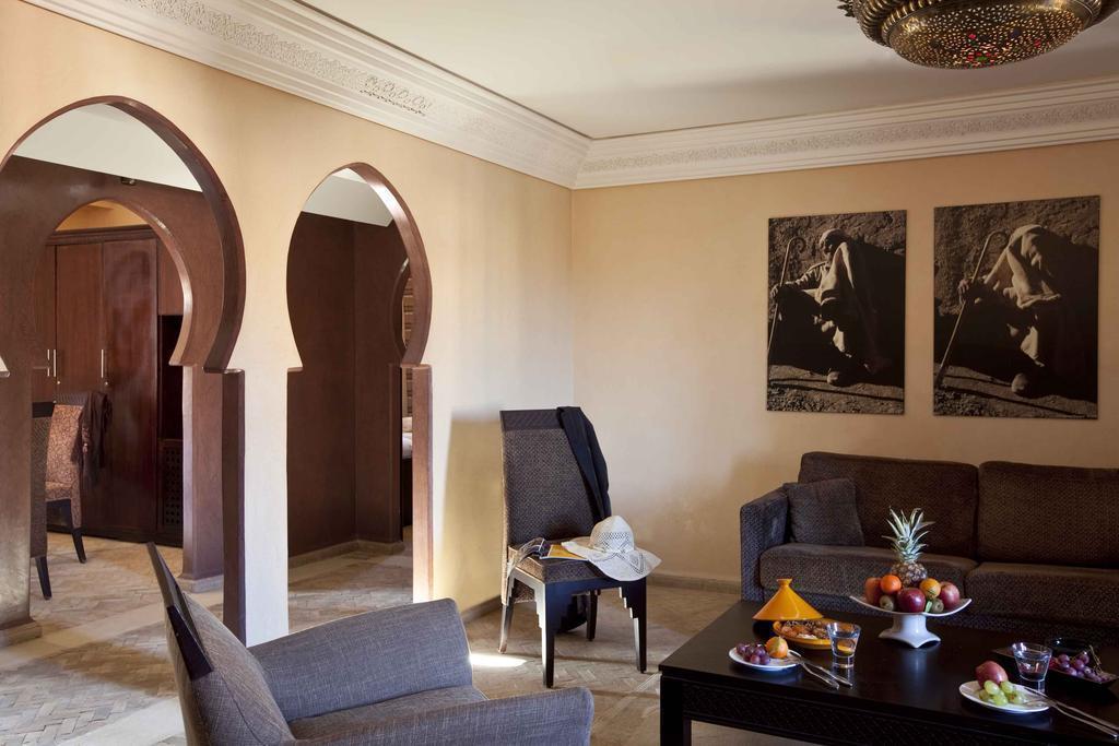 Фото Dellarosa Hotel Suites & SPA 4*