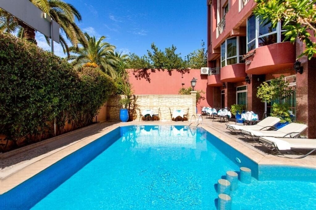 Изображение Akabar Hotel 3*