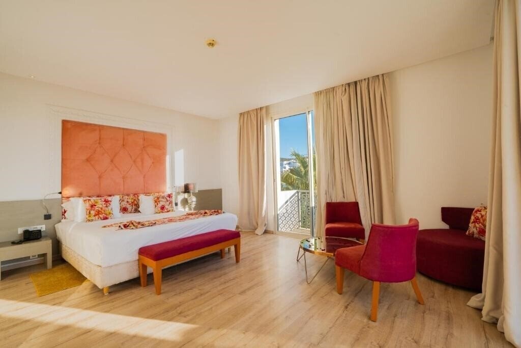 Фото Mandarin Palace 5*