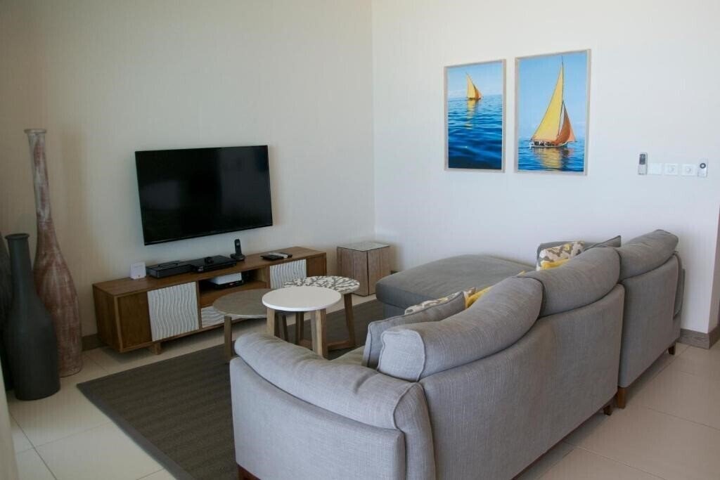 Готель Summer Breeze Beachfront Luxury Apartment Pointe d'Esny 4*