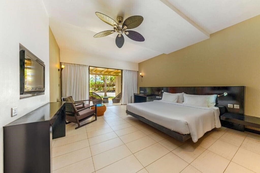 Фотографія Maritim Crystals Beach Hotel 4*