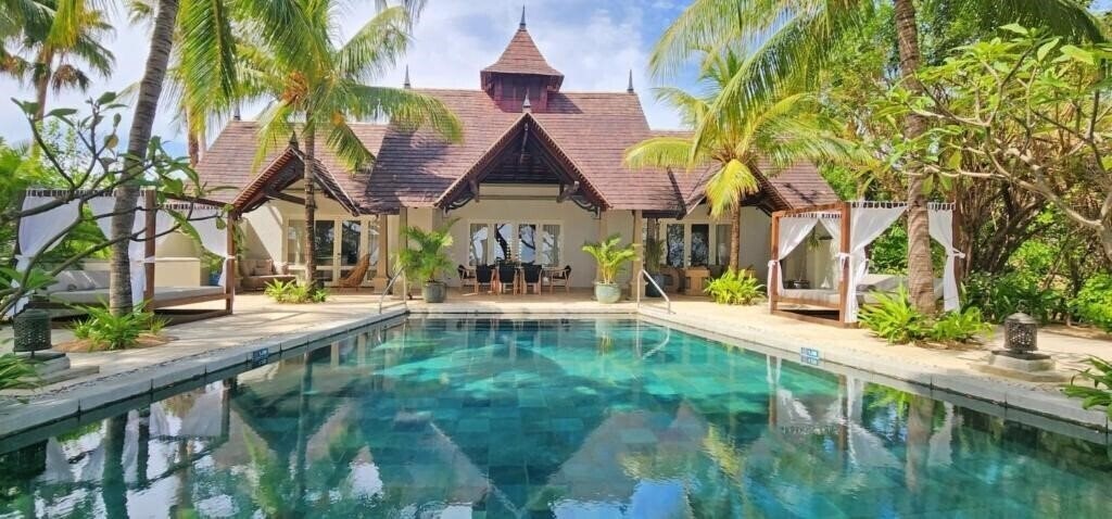 Фото Maradiva Villas Resort & SPA 5*