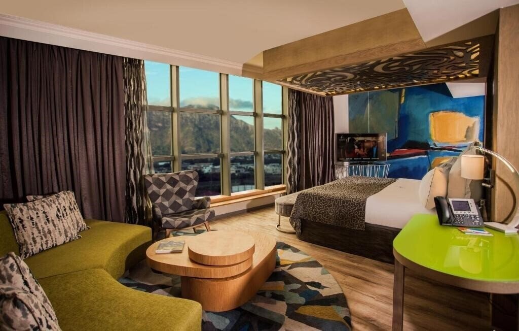 Готель Hennessy Park Hotel 4*