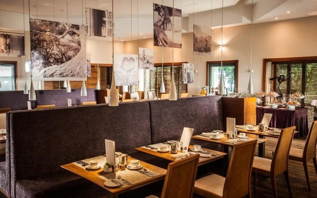 Фото Hennessy Park Hotel 4*